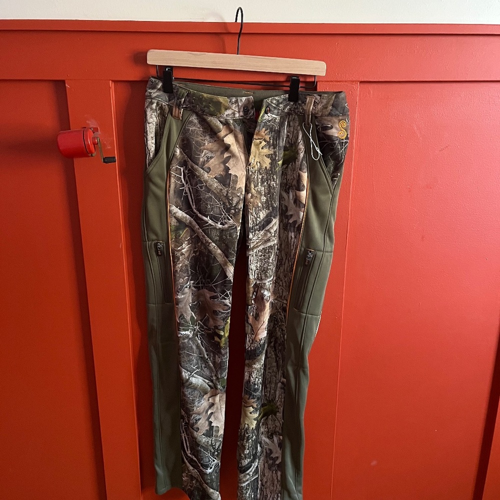 SHE camouflage women’s pants size Small